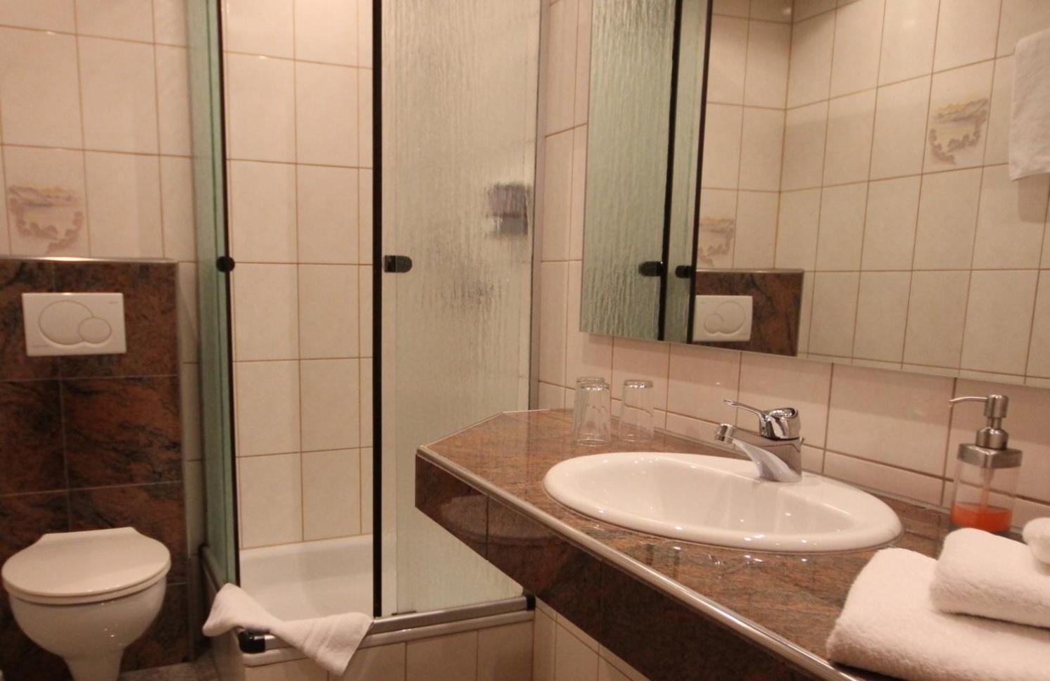Hotel Sonne - Das Kleine Altstadt Hotel Rothenburg ob der Tauber Quarto foto